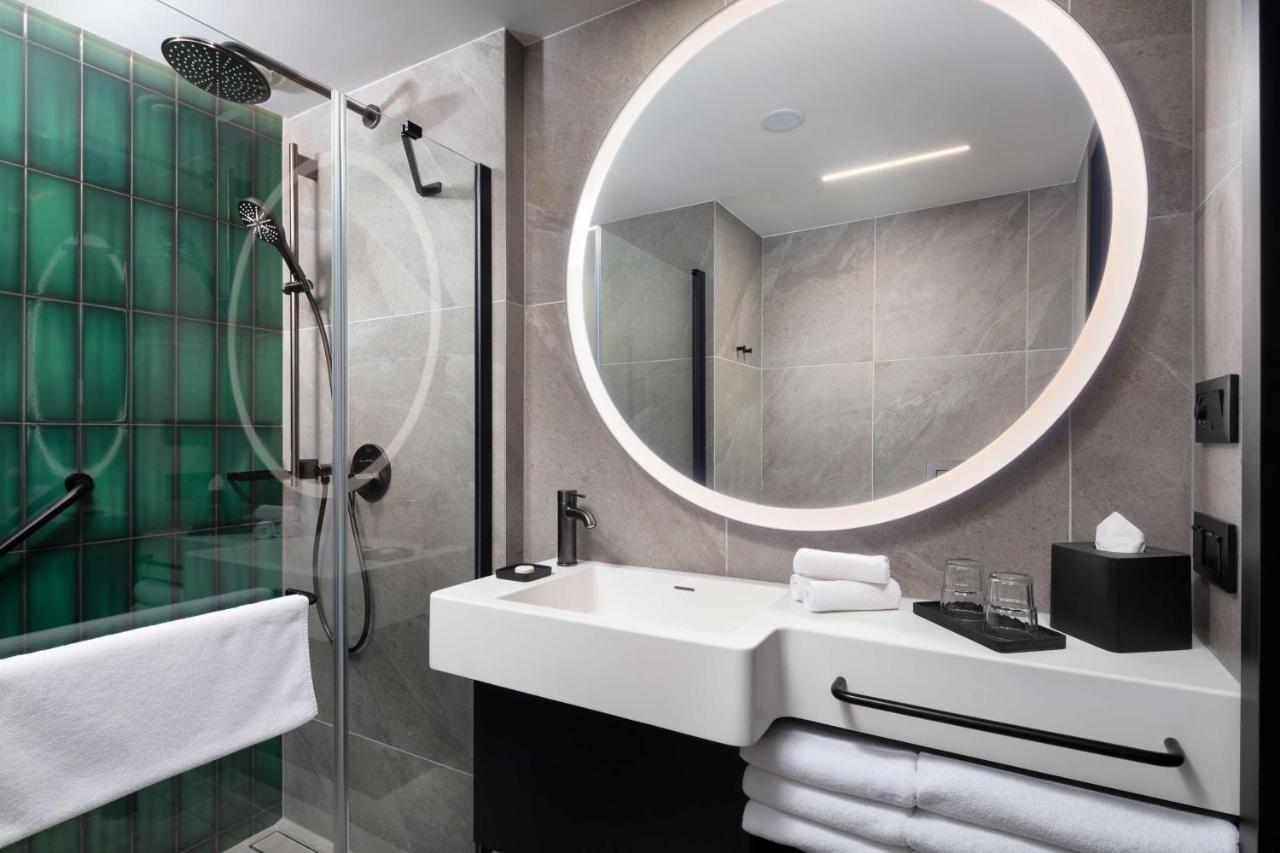 Deluxe King Room with Sofa Bed,1335319289:JPEG